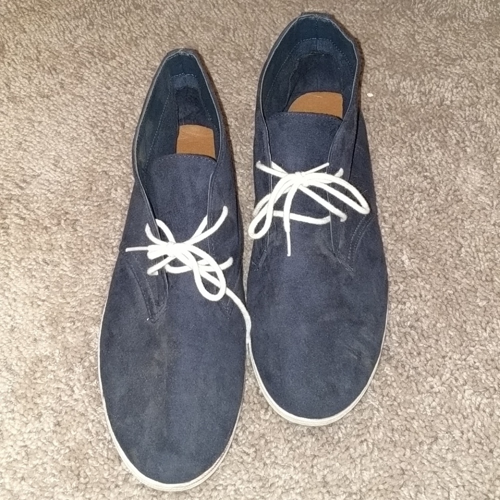 Dress shoes